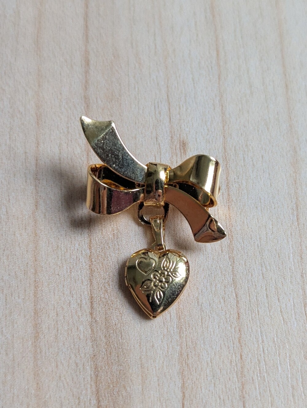 Samantha American girl bow pin dangle heart locket